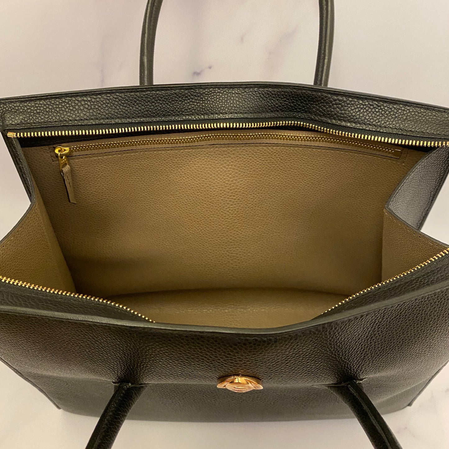 Lucy with Zip Closure